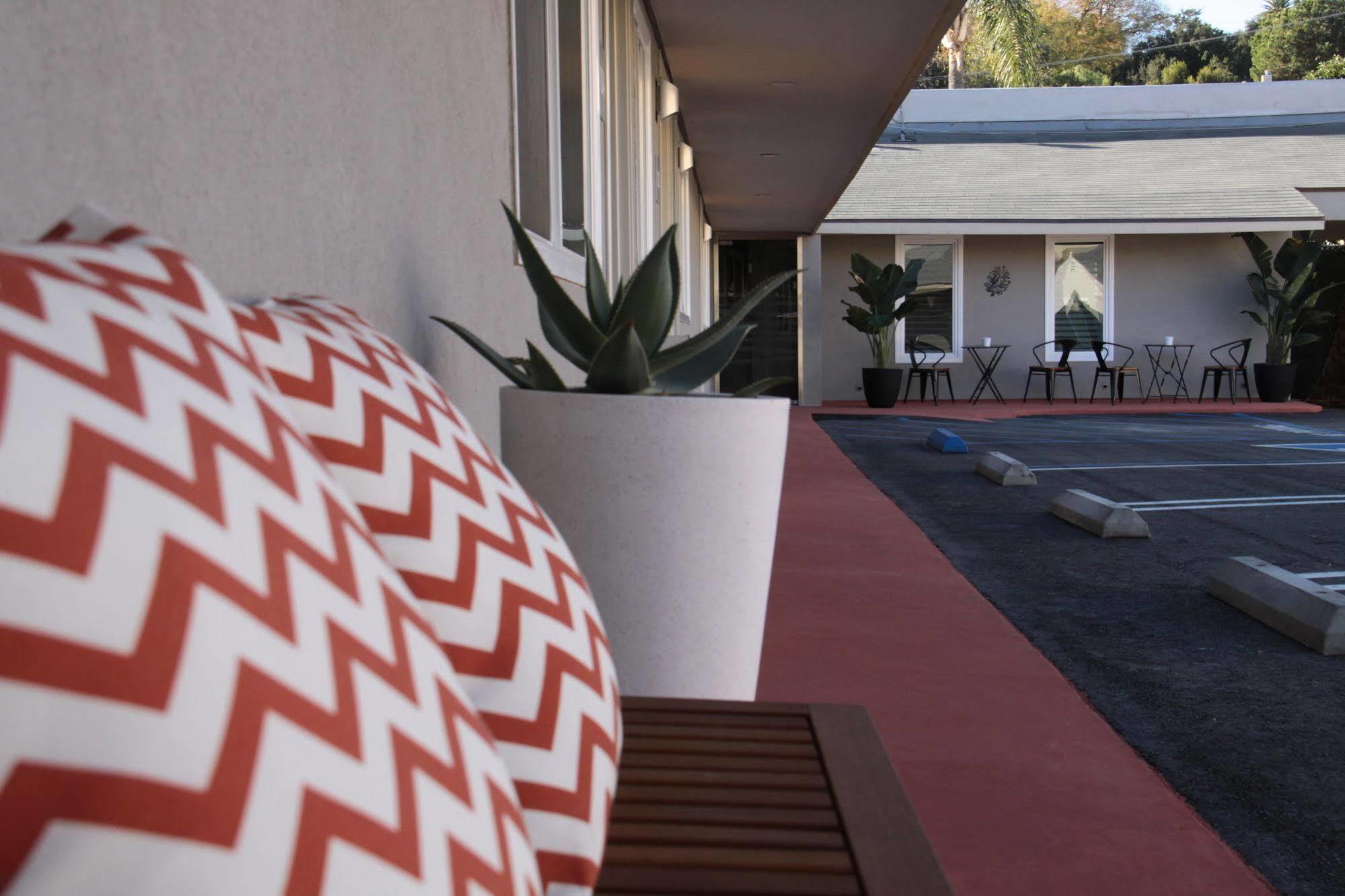 El Royale Gardens Near Universal Studios Hotel 4*