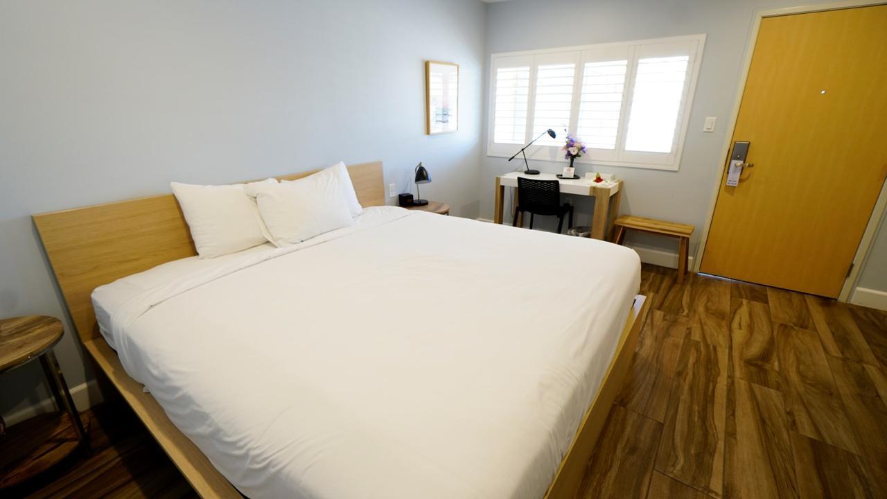 El Royale Gardens Near Universal Studios Hotel 4*